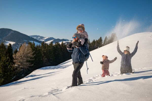 Winterwanderung Familie Almenland Oststeiermark